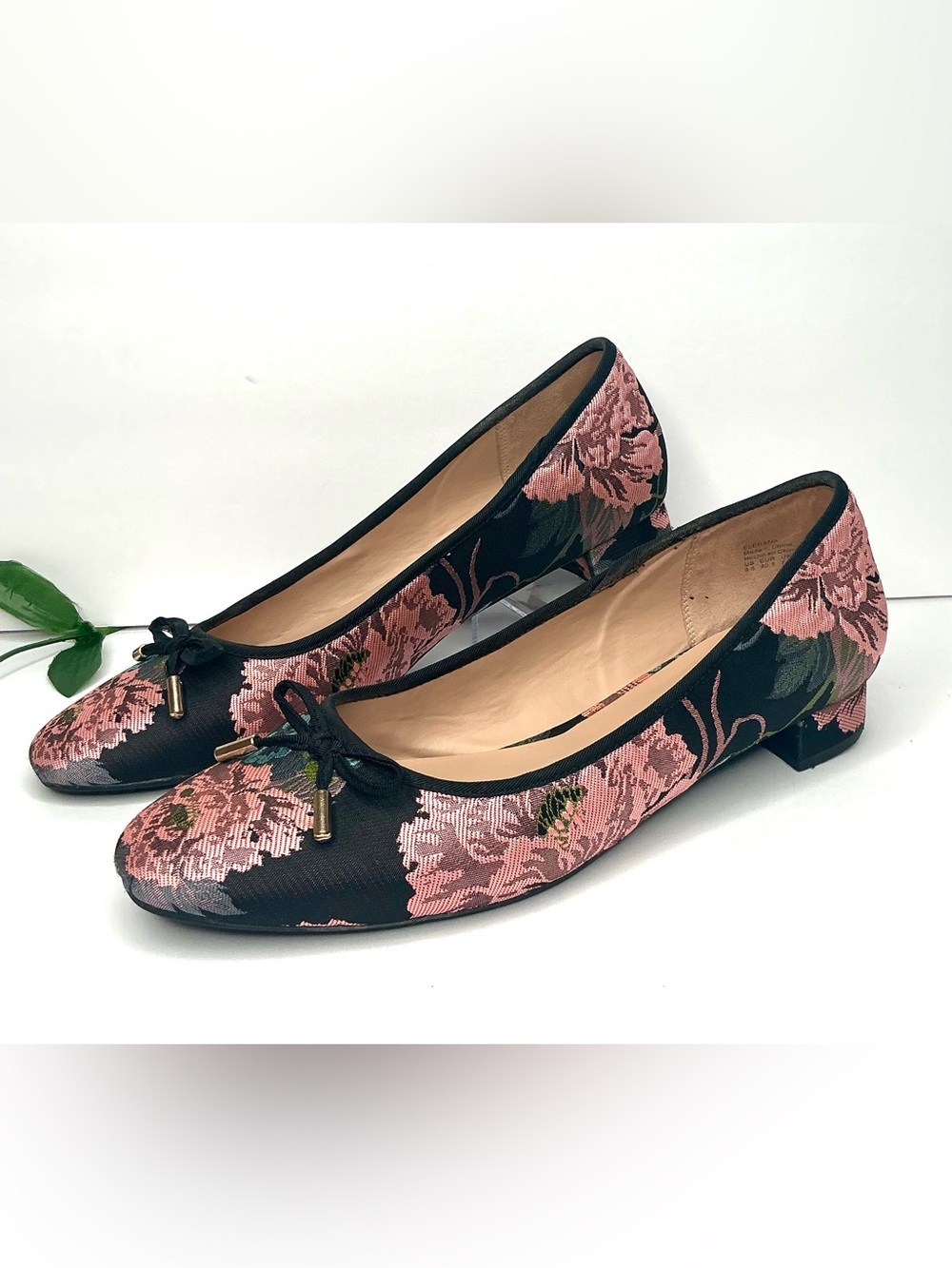 Kelly & Katie Floral Embroidered Ballet Flats Black Pink Jacquard 9.5